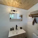 בית נופש Rustic With Pond And Deck