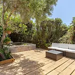 Rustic With Pond And Deck * אלג'זור